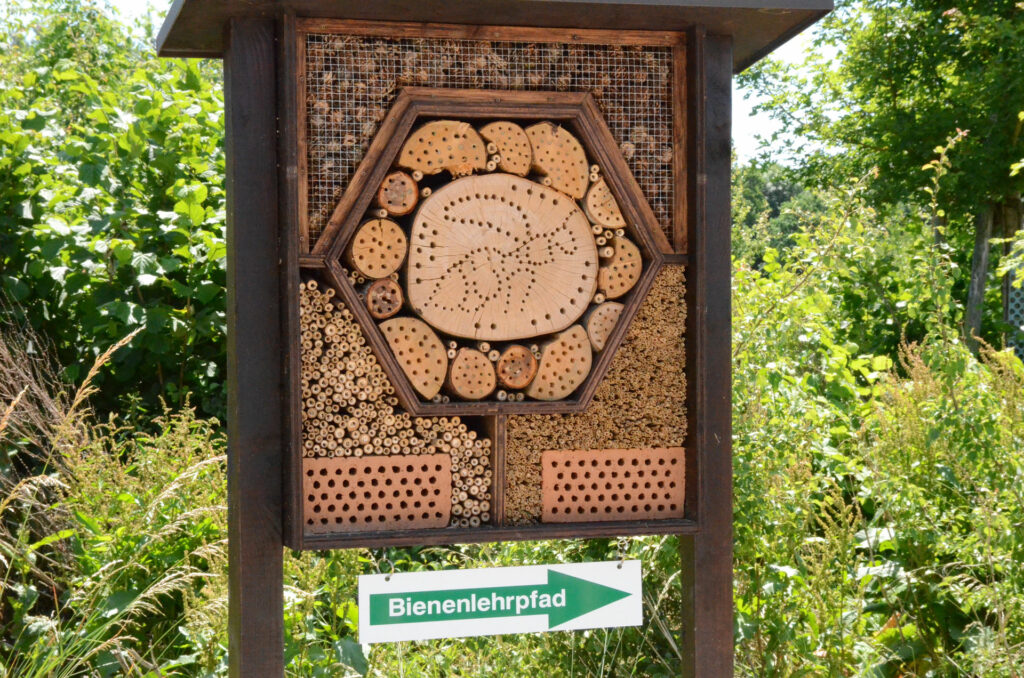 Imkerverein Fürstenfeldbruck Lehrbienenpfad Imkerverein Fürstenfeldbruck Lehrbienenpfad